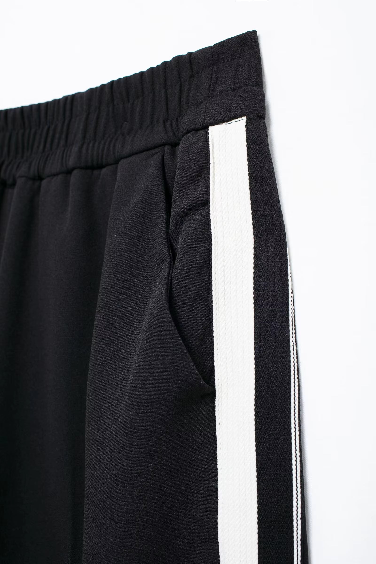 Isla Comfort Set - Stylish Black Suit!