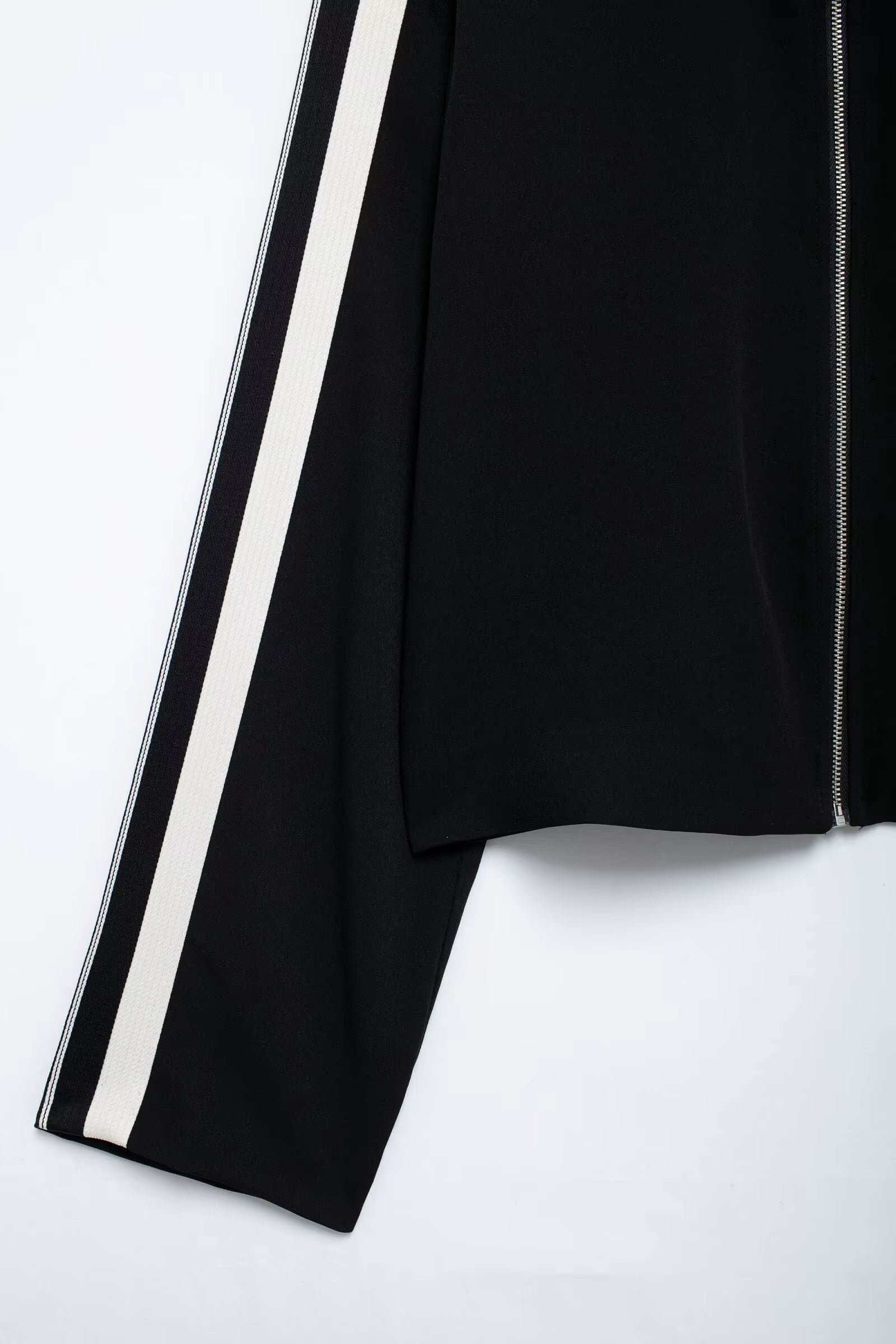 Isla Comfort Set - Stylish Black Suit!