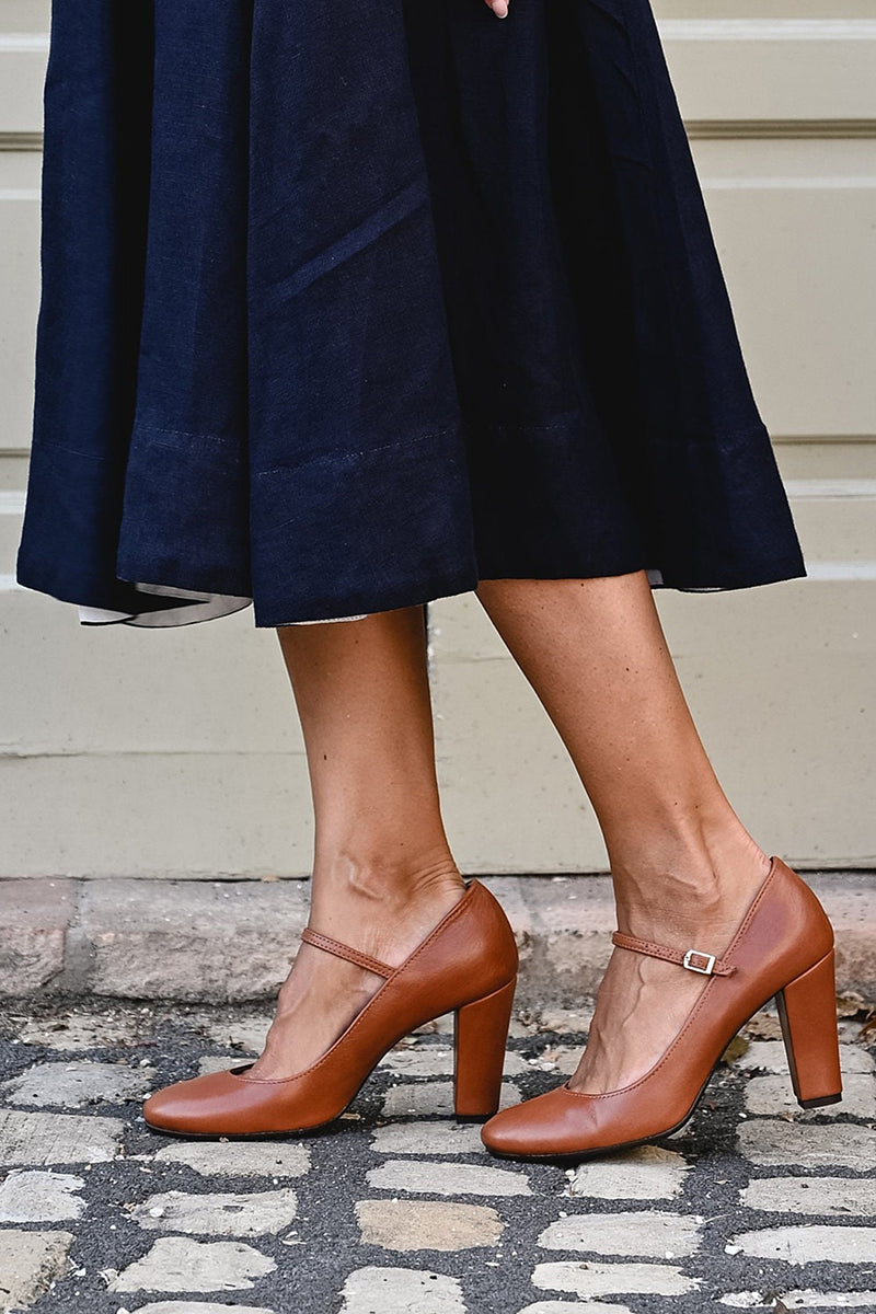 Bravina | Daily sandals with strap on a small heel