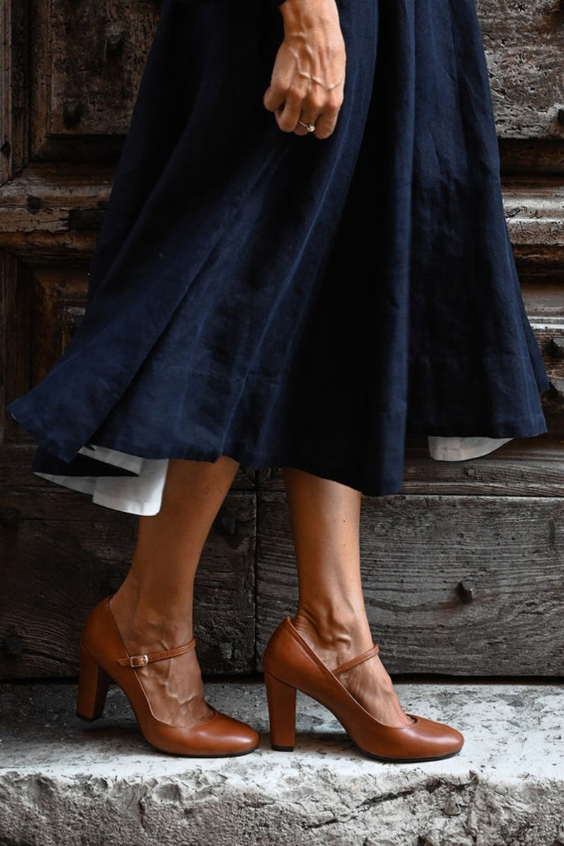 Bravina | Daily sandals with strap on a small heel